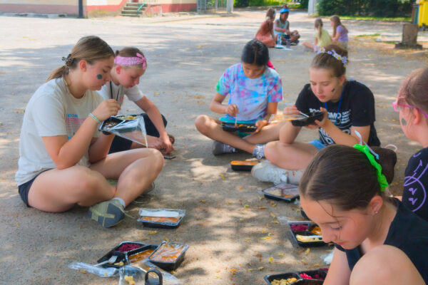 Polish and Ukrainian teens make arts and crafts at a camp (GO Poland)